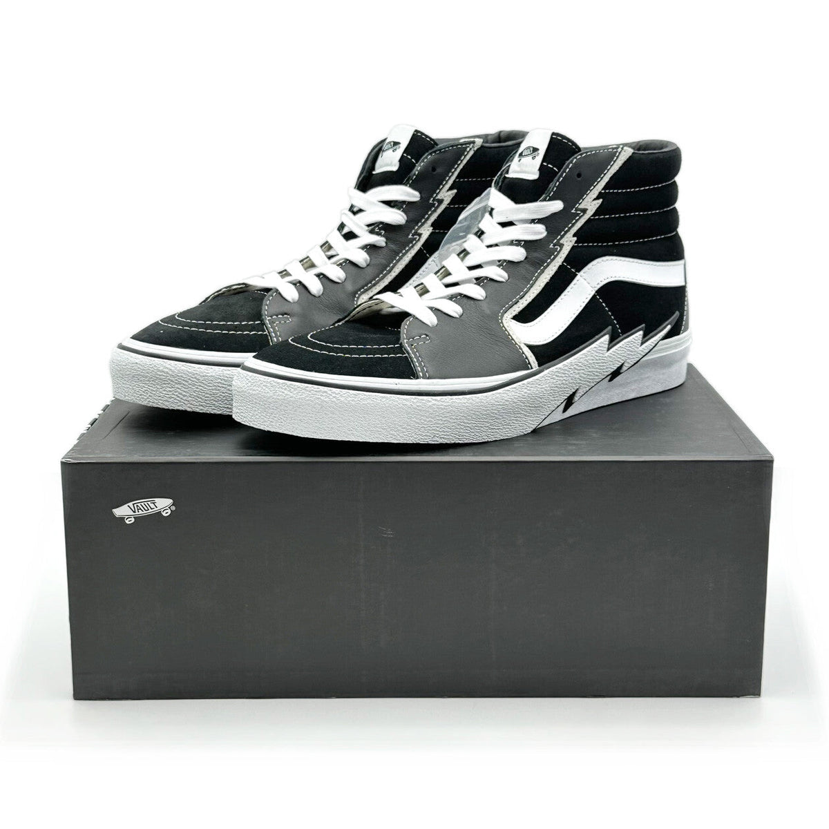 VN0007PSBLK1 MASTERMIND WORLD Ã Vault by Vans Sk8-Hi Bolt VLT LX
