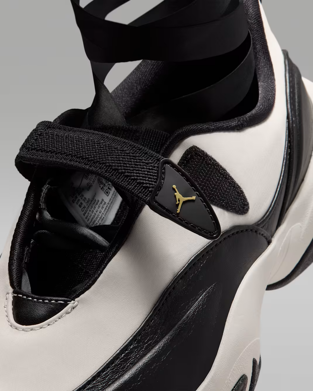 IB8597-003 Nike Jordan Pointe "Black/Chalk" (Women's)