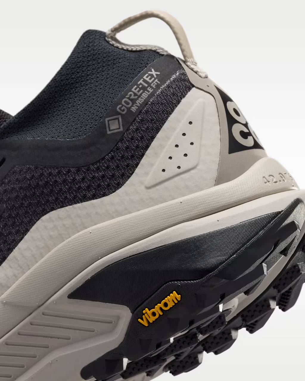 IO7932-003 Nike ACG Zegama Trail GORE-TEX "Black/Cream 2" (Men's)