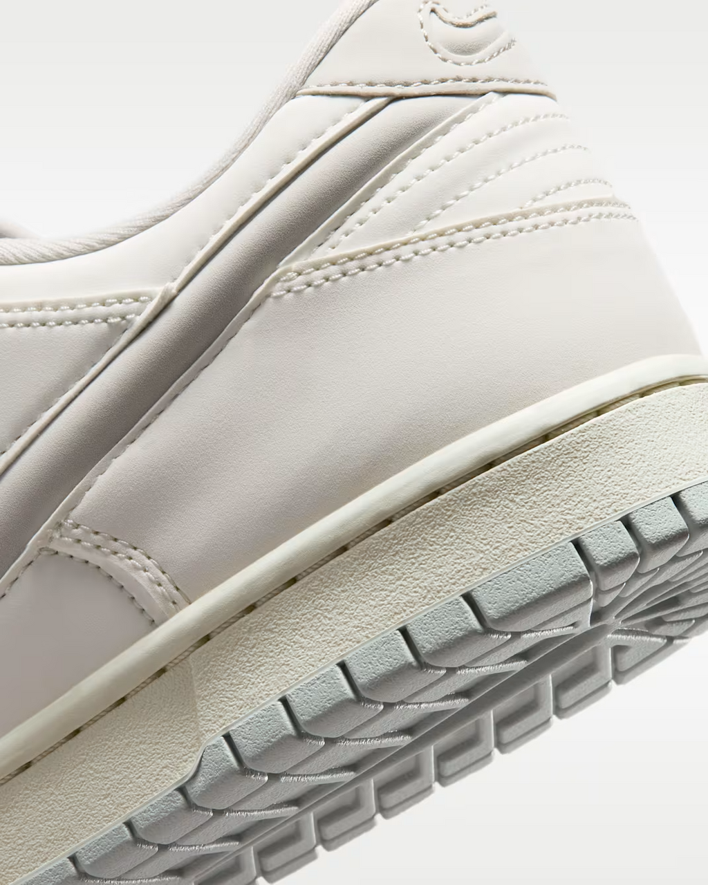 IM4411-100 Nike Dunk Low Retro Premium "Sail/Coconut Milk" (Men's)