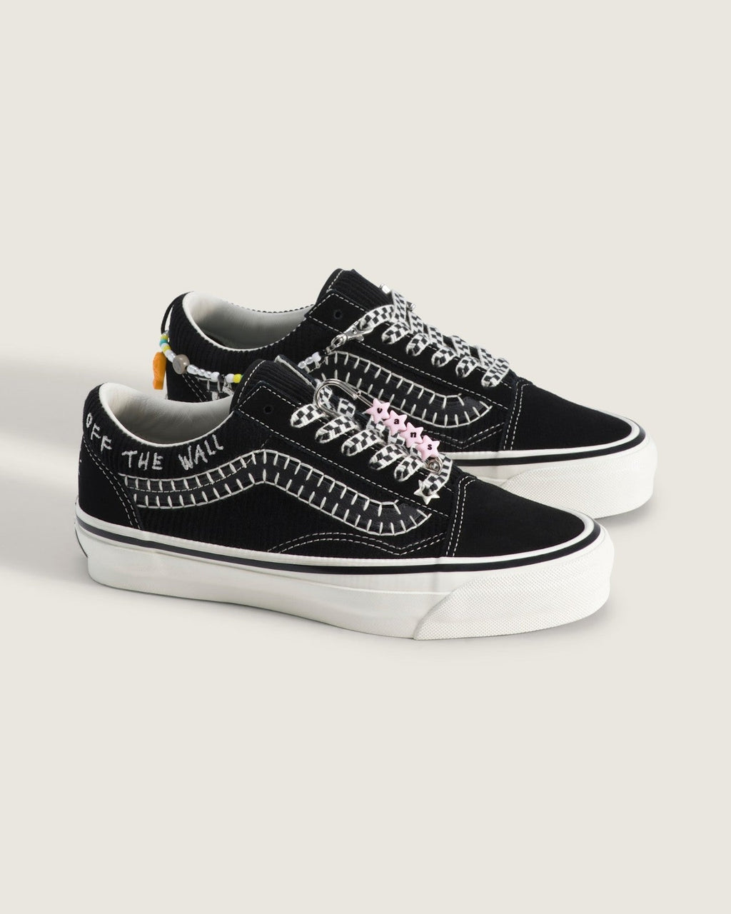 VN000EGYBPR Vans Premium Old Skool Charms "Black/Marshmallow" (Unisex)