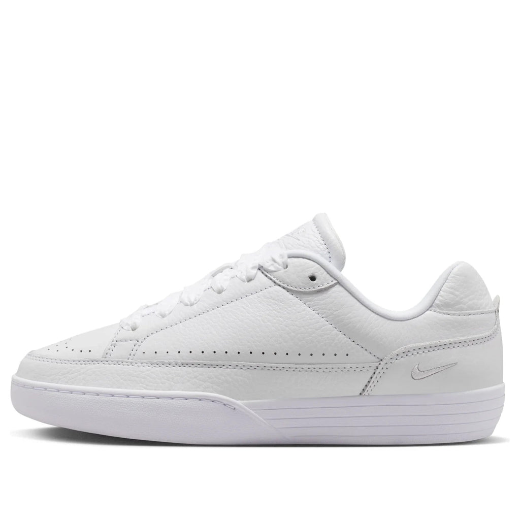 IM5955-101 Nike Tennis Center Shoes (Women's)
