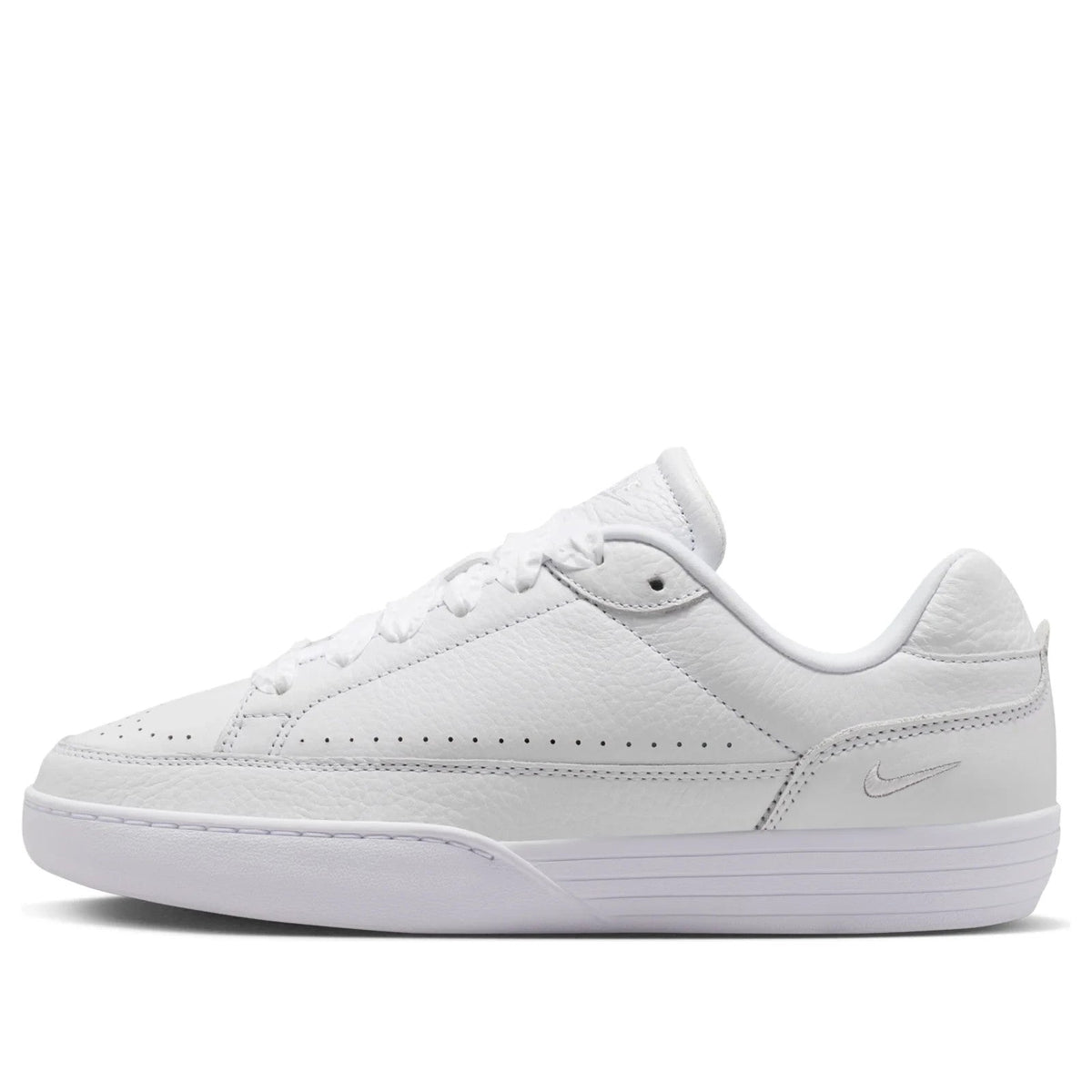 IM5955-101 Nike Tennis Center Shoes (Women's)