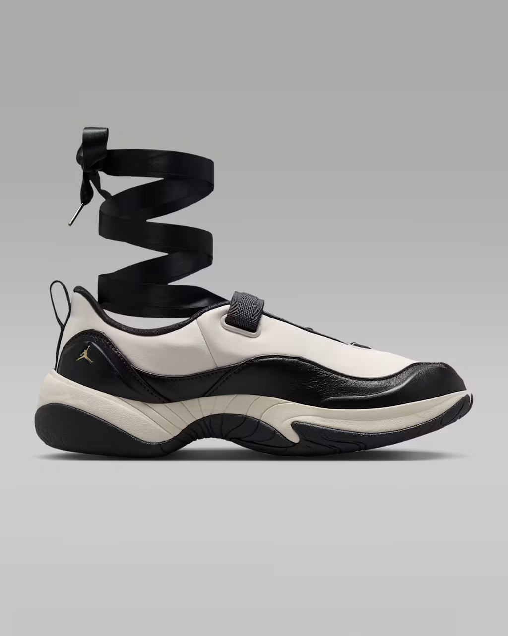 IB8597-003 Nike Jordan Pointe "Black/Chalk" (Women's)