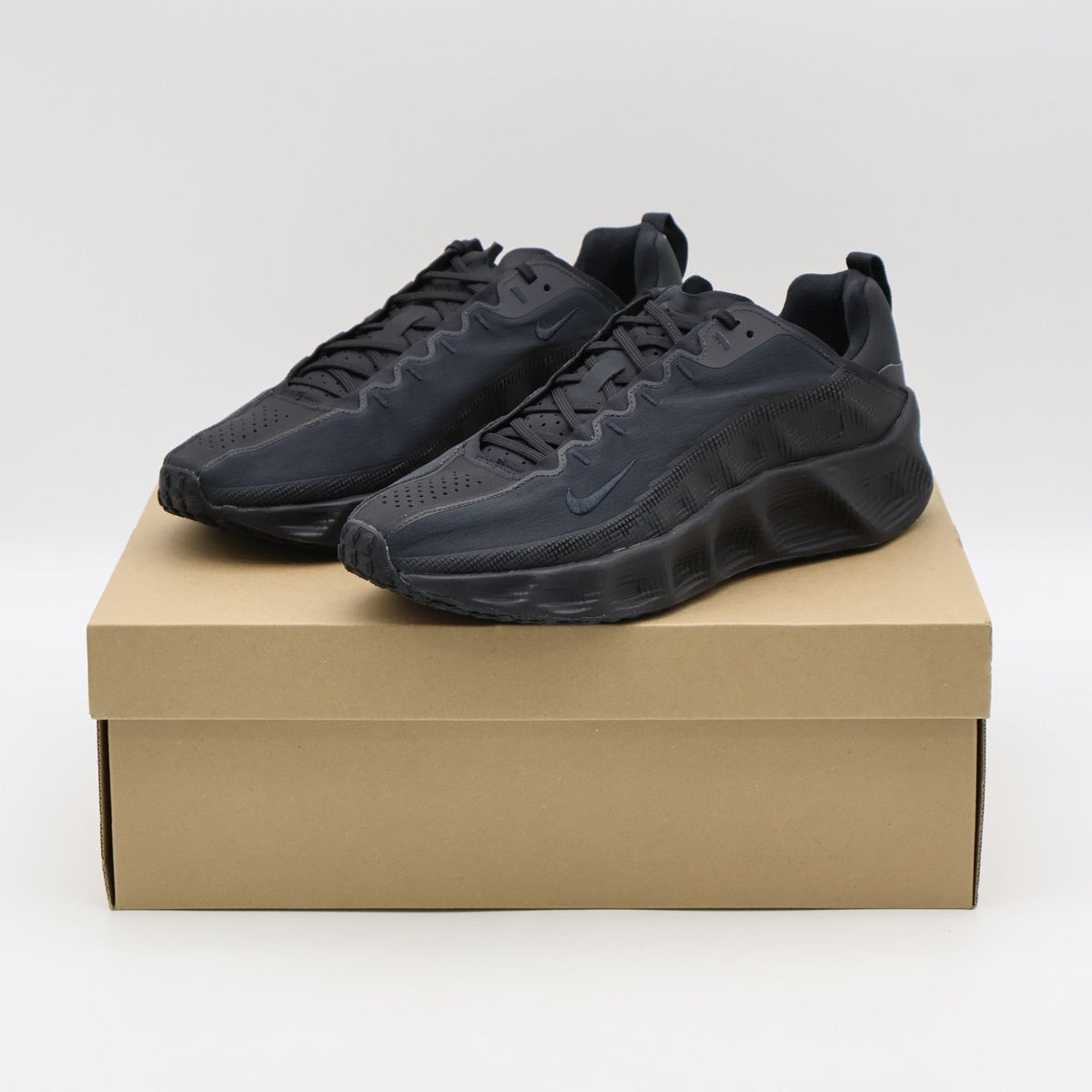 DX4215-005 Nike Ava Rover Triple Black Anthracite (Men's)