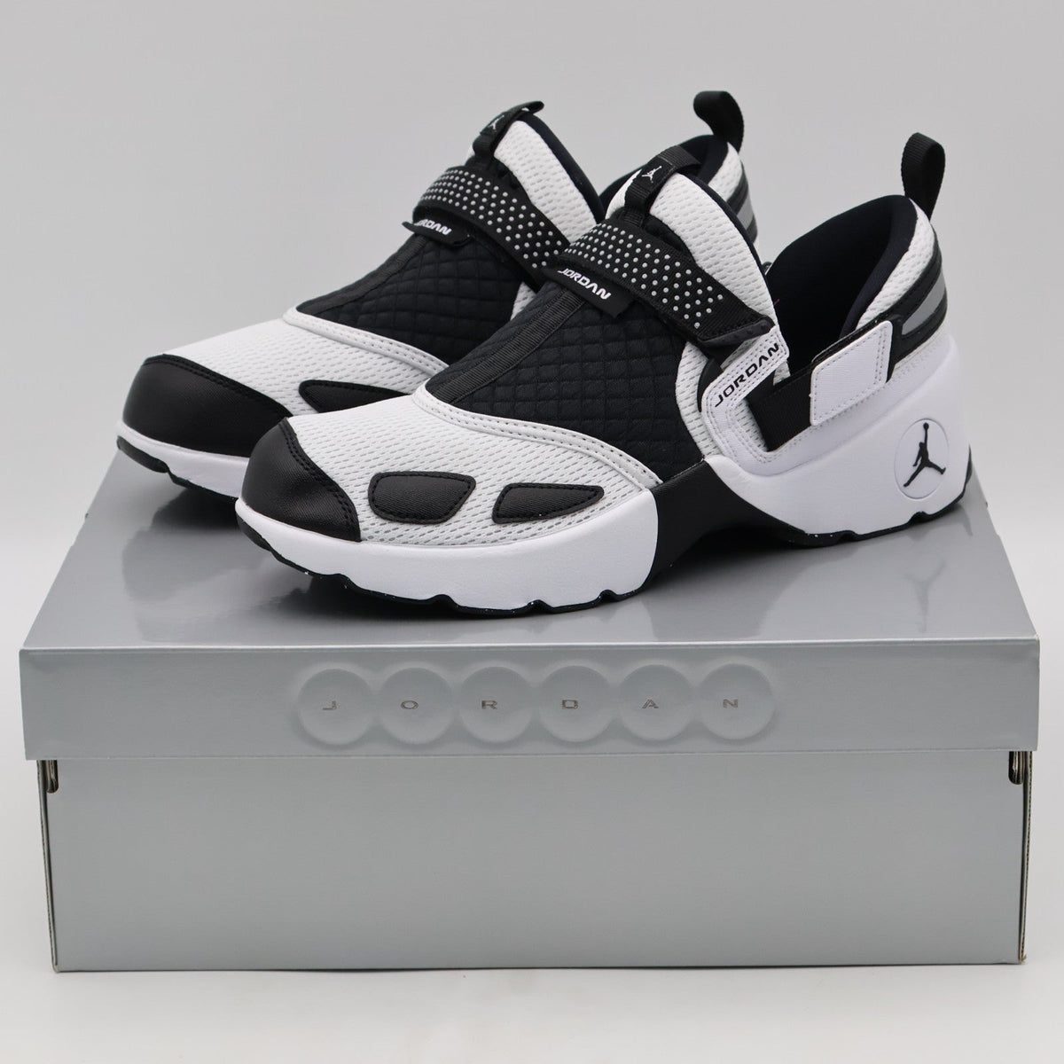 HQ2164-100 Nike Jordan Trunner LX White Reflective Silver Black (Women's)