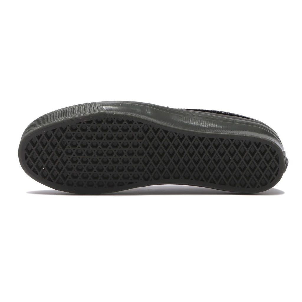 VN000VATBLK Vans Premium Loafer 53 Hardware "Black"
